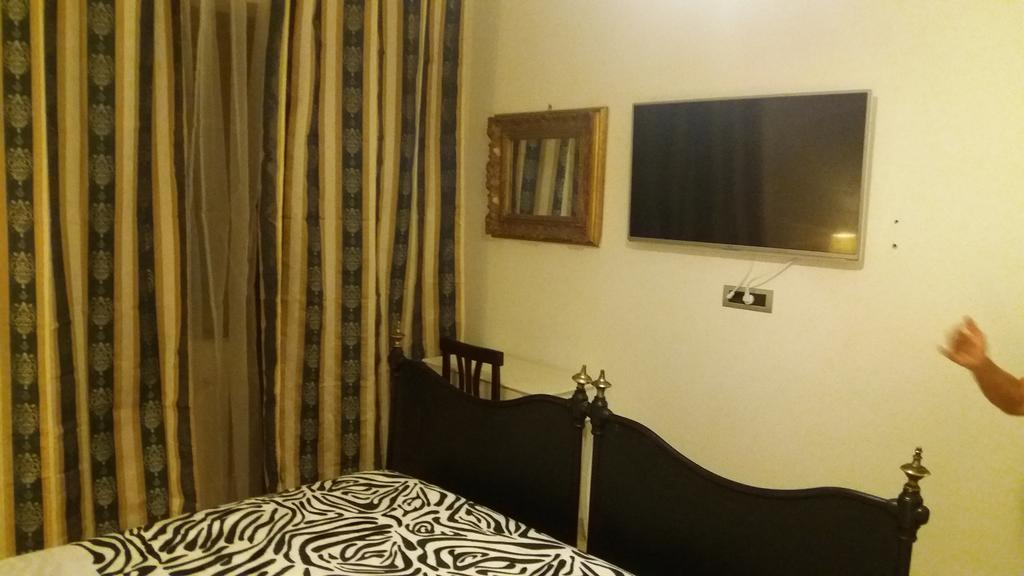 Guest House Il Marchese Del Grillo Rome Room photo